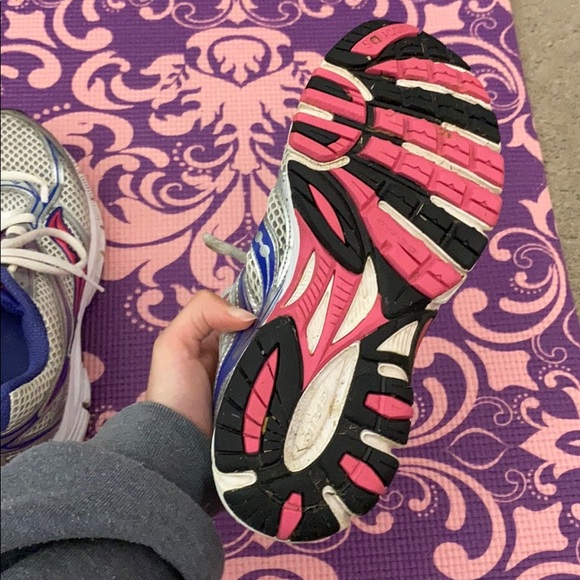 Saucony Sneakers - Picture 5 of 5